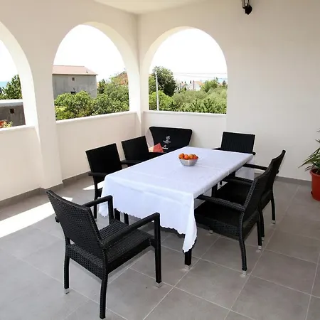 Apartman With A Parking Space Kastel Kambelovac, - 14084 Kastela