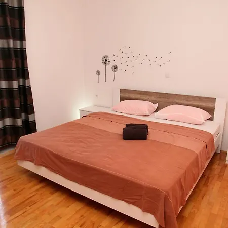 With A Parking Space Kastel Kambelovac, - 14084 Apartman