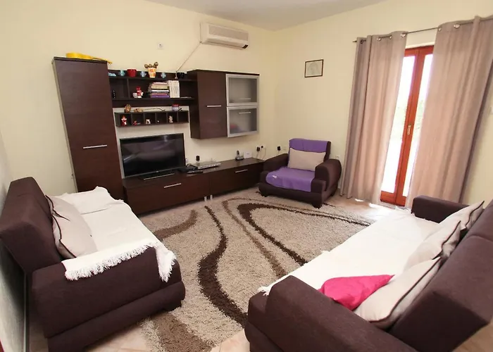With A Parking Space Kastel Kambelovac, - 14084 Apartman Kastela