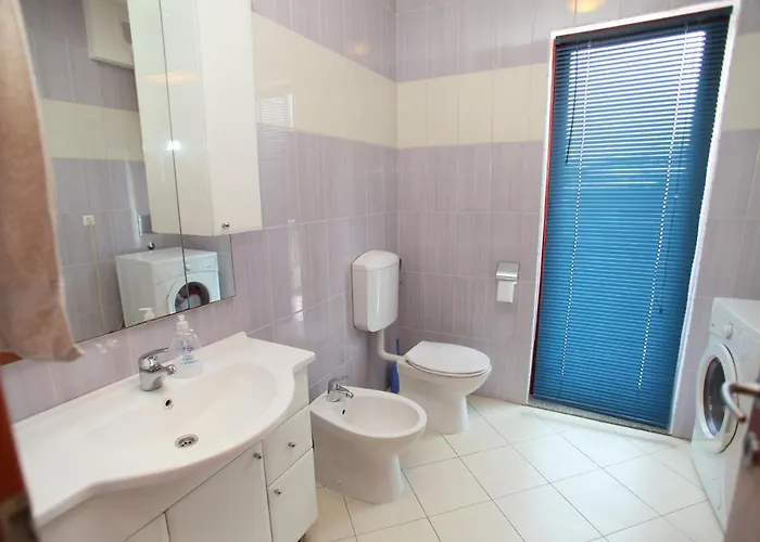 With A Parking Space Kastel Kambelovac, - 14084 Apartman Kastela