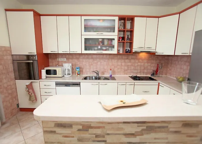 With A Parking Space Kastel Kambelovac, - 14084