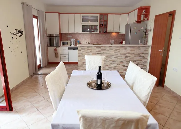 With A Parking Space Kastel Kambelovac, - 14084 Apartman *